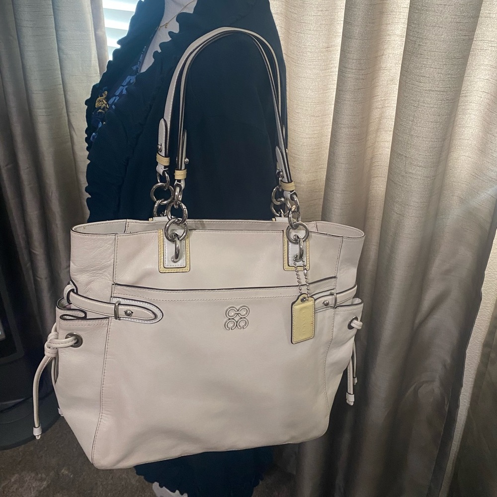 Authentic Coach Tote. VGUC.